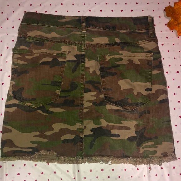 forever 21 camo denim mini skirt - Picture 2 of 3
